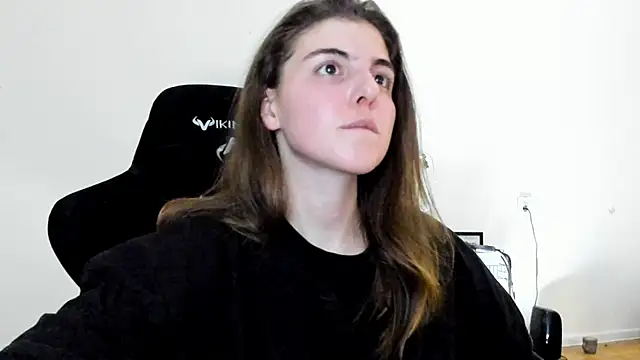 emmamurrr online show from September 14, 7:56 pm