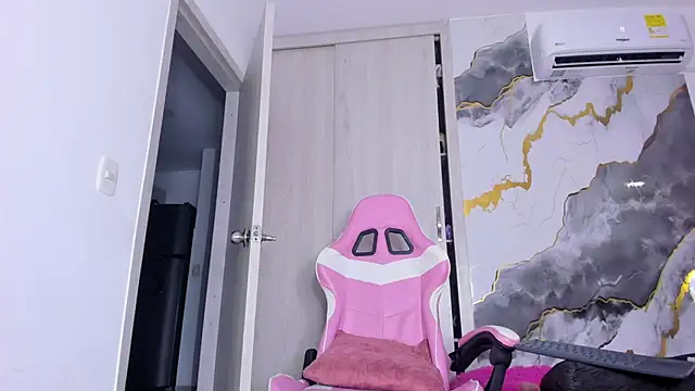 MorganAbbiie  online show from January 10, 10:47 pm