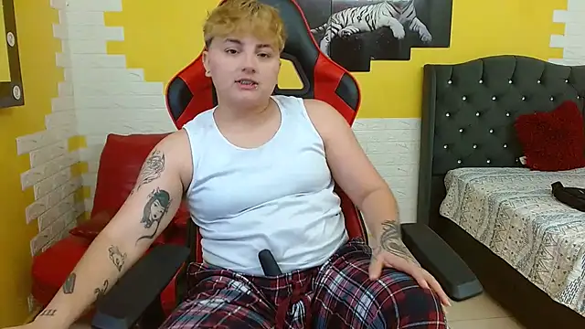 isabeautyx19 online show from September 23, 1:37 am