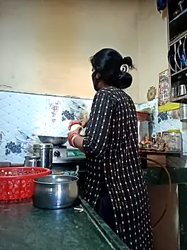 Snapshot of Mamta_Chaterjee chatting on October 7, 3:44 am Mamta Chaterjee online show from October 7, 3:44 am