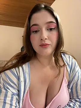 Snapshot of Kamilla_Loop chatting on October 6, 9:30 pm Kamilla Loop online show from October 6, 9:30 pm
