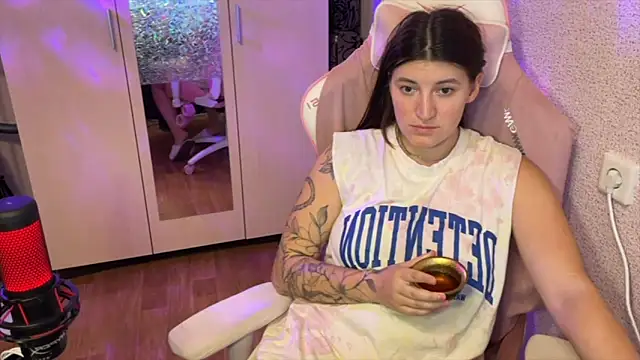 Katrin  kiss online show from February 7, 5:28 pm