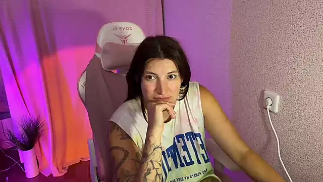 Snapshot of Katrin__kiss chatting on October 4, 8:02 pm Katrin kiss online show from October 4, 8:02 pm