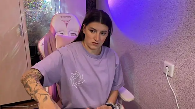 Katrin  kiss online show from April 20, 6:33 pm