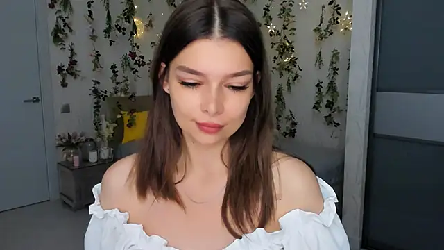 ContinentOfTranquility online show from September 25, 1:04 am