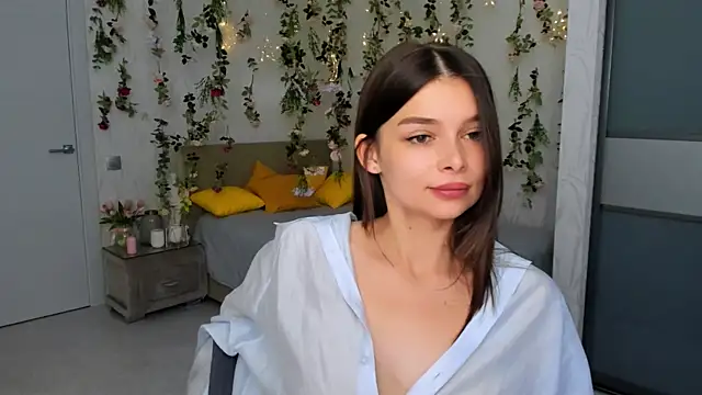 ContinentOfTranquility online show from September 21, 5:17 am