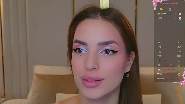 BellaHalles online show from October 8, 5:45 am