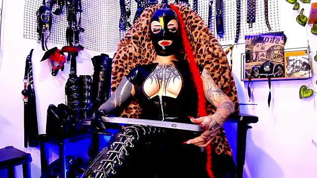 Agatha BDSM online show from February 12, 10:44 pm