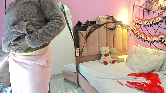 LoveQueen2 online show from October 24, 12:01 pm