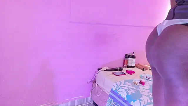 LoveQueen2 online show from March 5, 12:12 pm