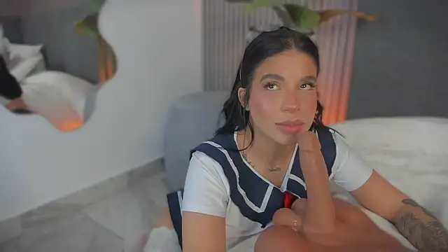 emelie 89 online show from March 20, 1:27 pm