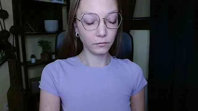 EmillyPlay online show from February 16, 6:24 am