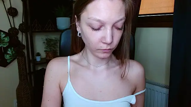 EmillyPlay online show from March 23, 6:41 am