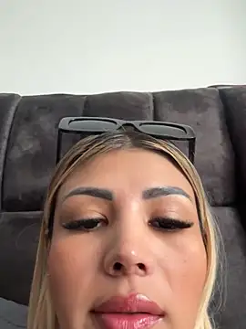 Snapshot of SALOOMEE__ chatting on September 15, 4:47 pm SALOOMEE online show from September 15, 4:47 pm