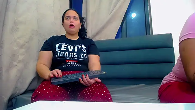 brunnette hot online show from March 15, 10:50 am