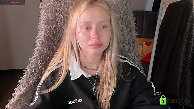 MalenaErnman online show from September 17, 10:57 am