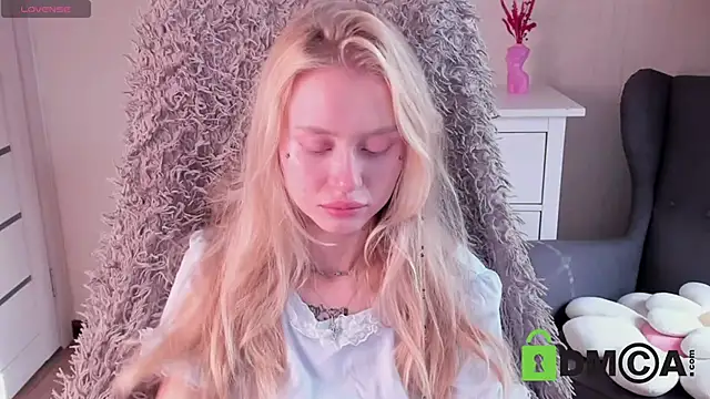 MalenaErnman online show from October 8, 8:29 am