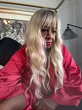 BreanaDivine online show from February 7, 6:45 pm