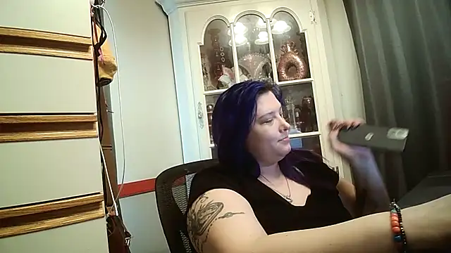 EXOTICLEXXXI online show from April 7, 4:09 pm