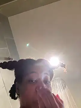 ahmi skai online show from March 3, 9:43 pm