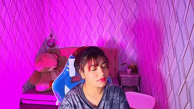 NicolleTaylor online show from February 22, 4:13 am