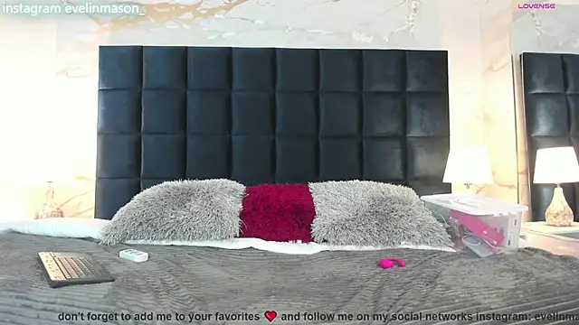 EVELIN MASON online show from April 14, 9:48 pm