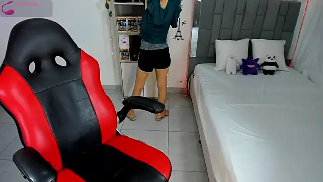 Snapshot of HannaSexyy chatting on October 7, 3:00 am HannaSexyy online show from October 7, 3:00 am