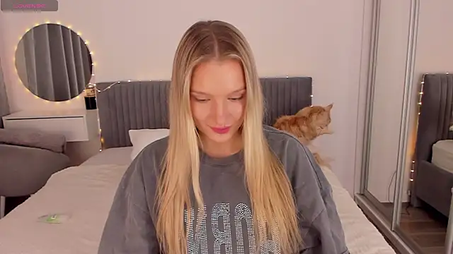 CassieRayss online show from April 13, 11:11 am