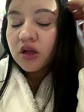 Snapshot of dannarossy_ chatting on September 16, 10:23 am dannarossy online show from September 16, 10:23 am