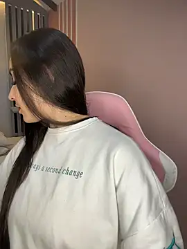 Vicky-Andrade online show from February 4, 1:30 am