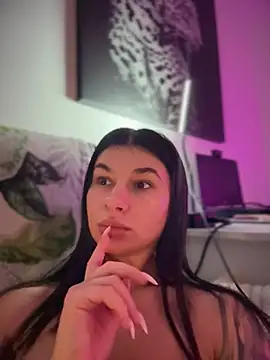 Wet Aarya  online show from February 8, 8:01 pm