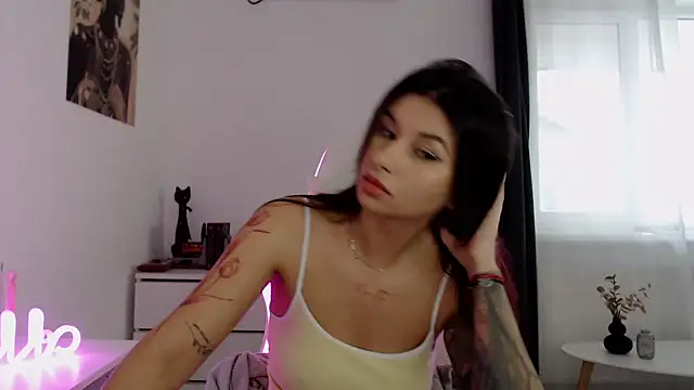 Wet Aarya  online show from November 28, 1:25 pm