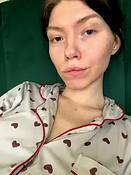 Lisaaa Alisa online show from January 7, 9:01 am