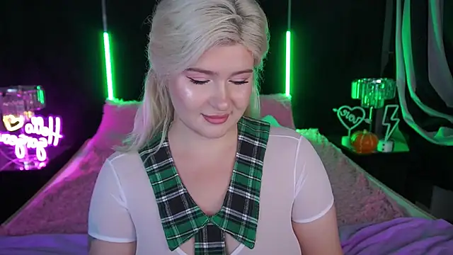 CocoSecretss online show from November 13, 8:02 am