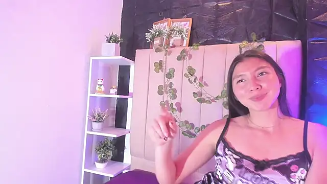 kendall saenz online show from November 19, 7:47 pm