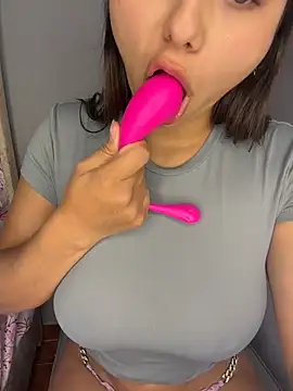taylorkim12 online show from June 13, 10:29 pm