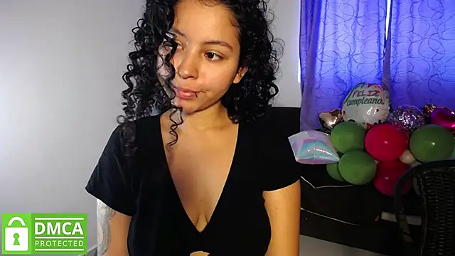 Snapshot of Mr_MrsCurie chatting on October 27, 4:57 pm Mr MrsCurie online show from October 27, 4:57 pm