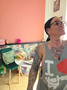 EmilyDiazofficial online show from April 4, 11:53 am