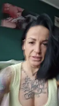 EmilyDiazofficial online show from November 22, 9:01 am