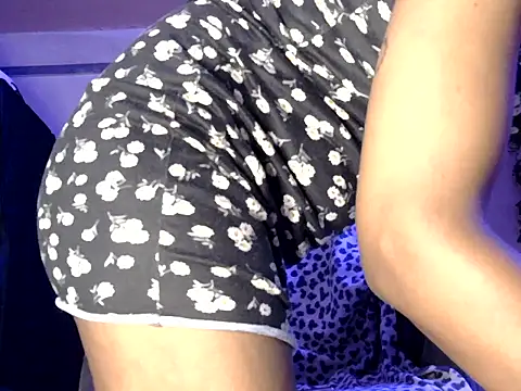 slybin  online show from April 9, 9:20 pm