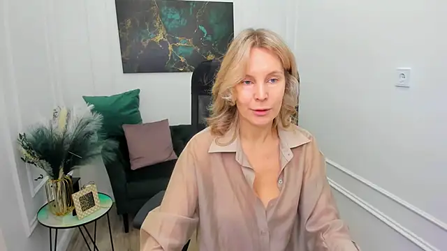 Sinty Devis online show from April 2, 4:32 am