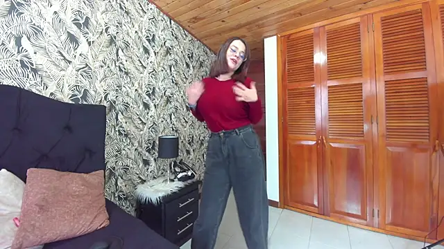 kassandra james online show from November 25, 11:45 am