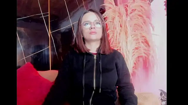 kassandra james online show from February 24, 1:10 pm