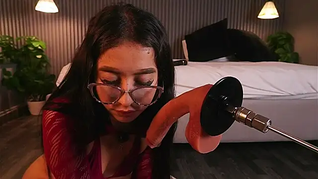 EriKlein online show from April 14, 8:42 pm