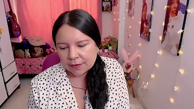 claryssa  online show from April 2, 8:17 pm