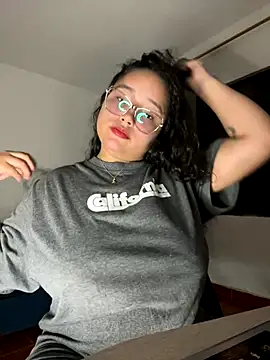 CurlyGirl 1 online show from November 7, 2:50 am