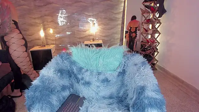 samara smithh online show from March 22, 8:20 am