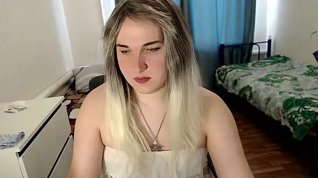 EvaMiron online show from March 3, 9:15 am