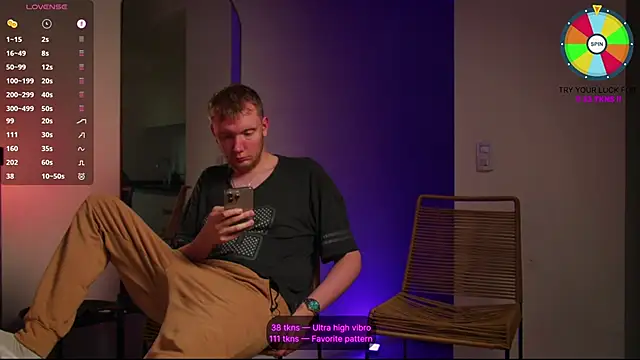 Snapshot of VunderSEX chatting on September 14, 7:45 pm VunderSEX online show from September 14, 7:45 pm