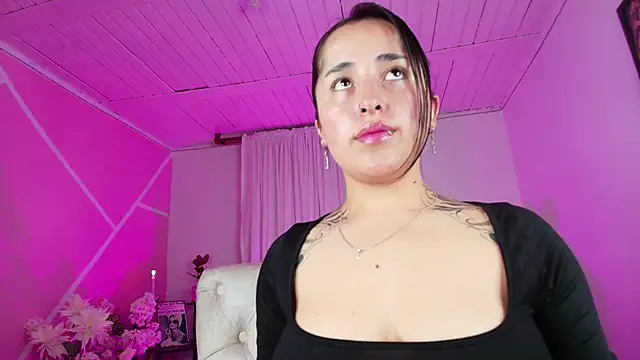 Snapshot of Andrex_Joness chatting on October 15, 4:04 am Andrex Joness online show from October 15, 4:04 am